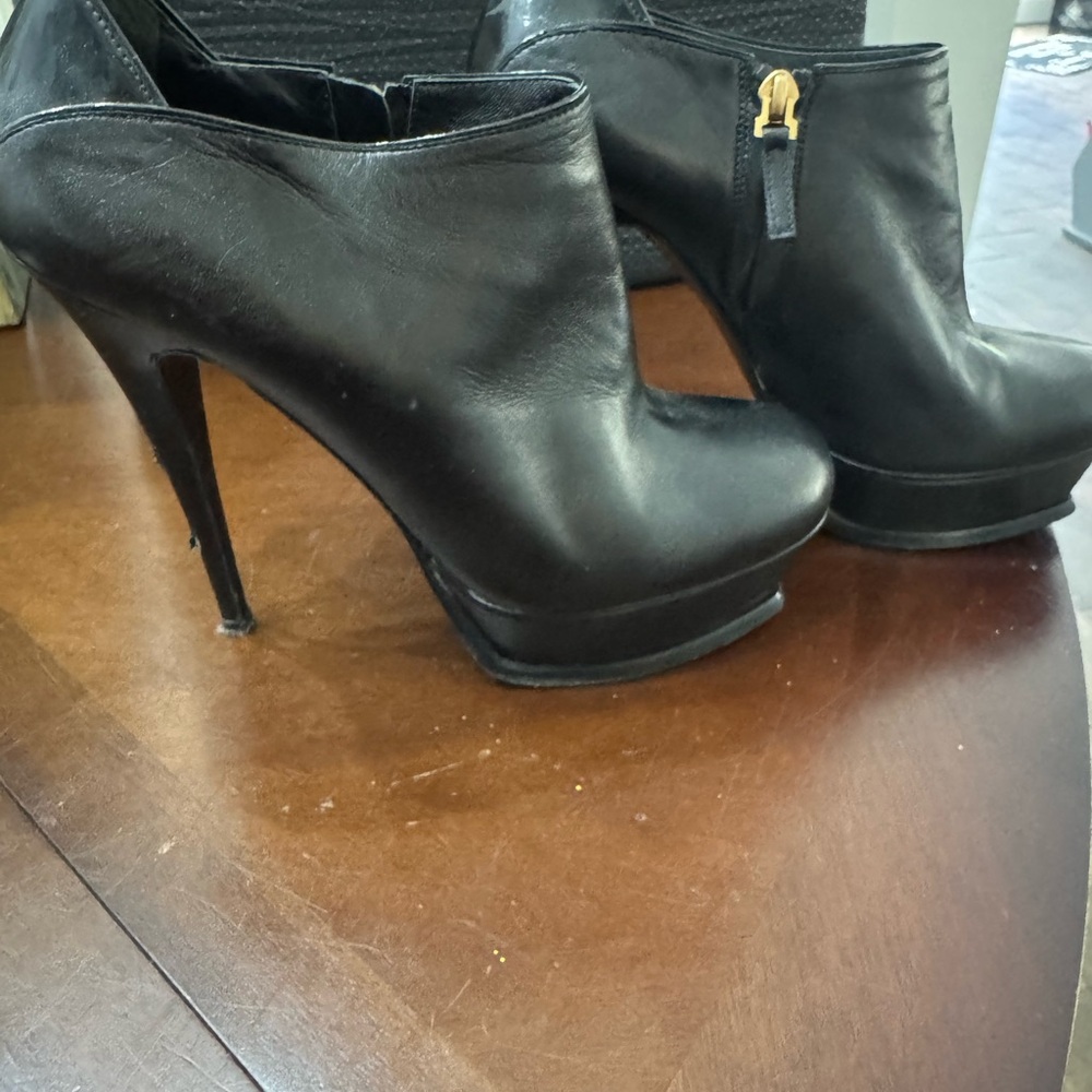 Yves Saint Laurent Black Leather Platform Heels